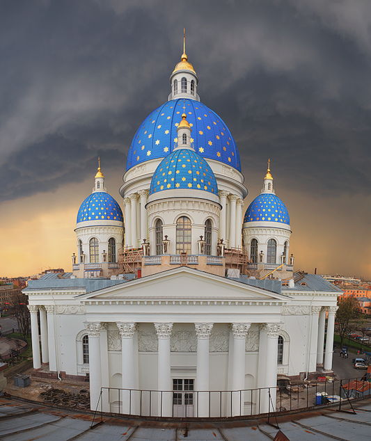 Троицкий собор СПБ издалека