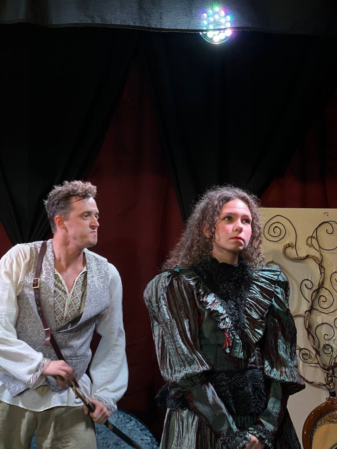 Спектакль-анекдот "МЕДВЕДЬ"