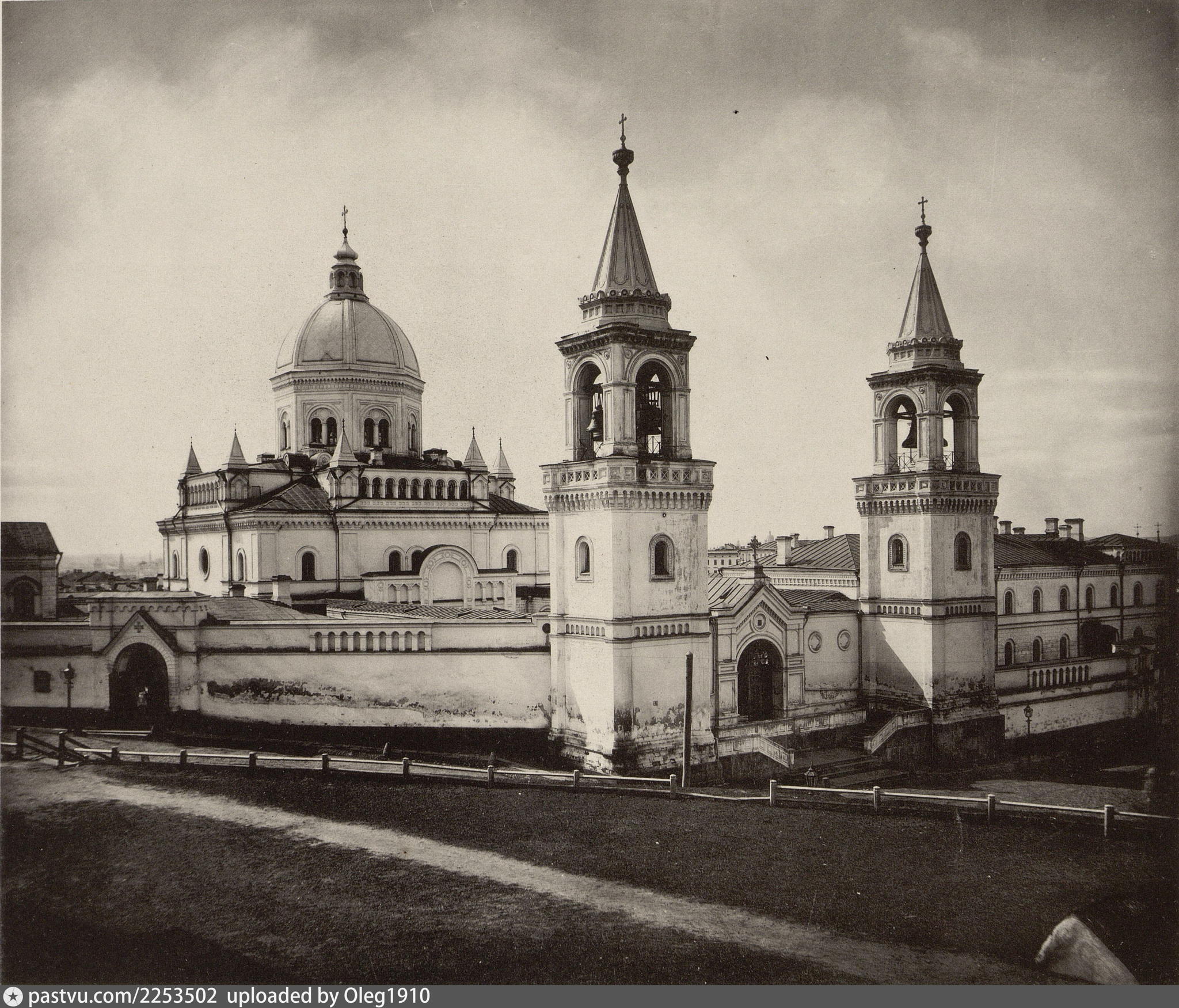 Лекция Н.Н. Кузнецовой «”Всему свое время, и время всякой вещи под небом: .. время собирать камни” сохранение некрополя Ивановского монастыря»