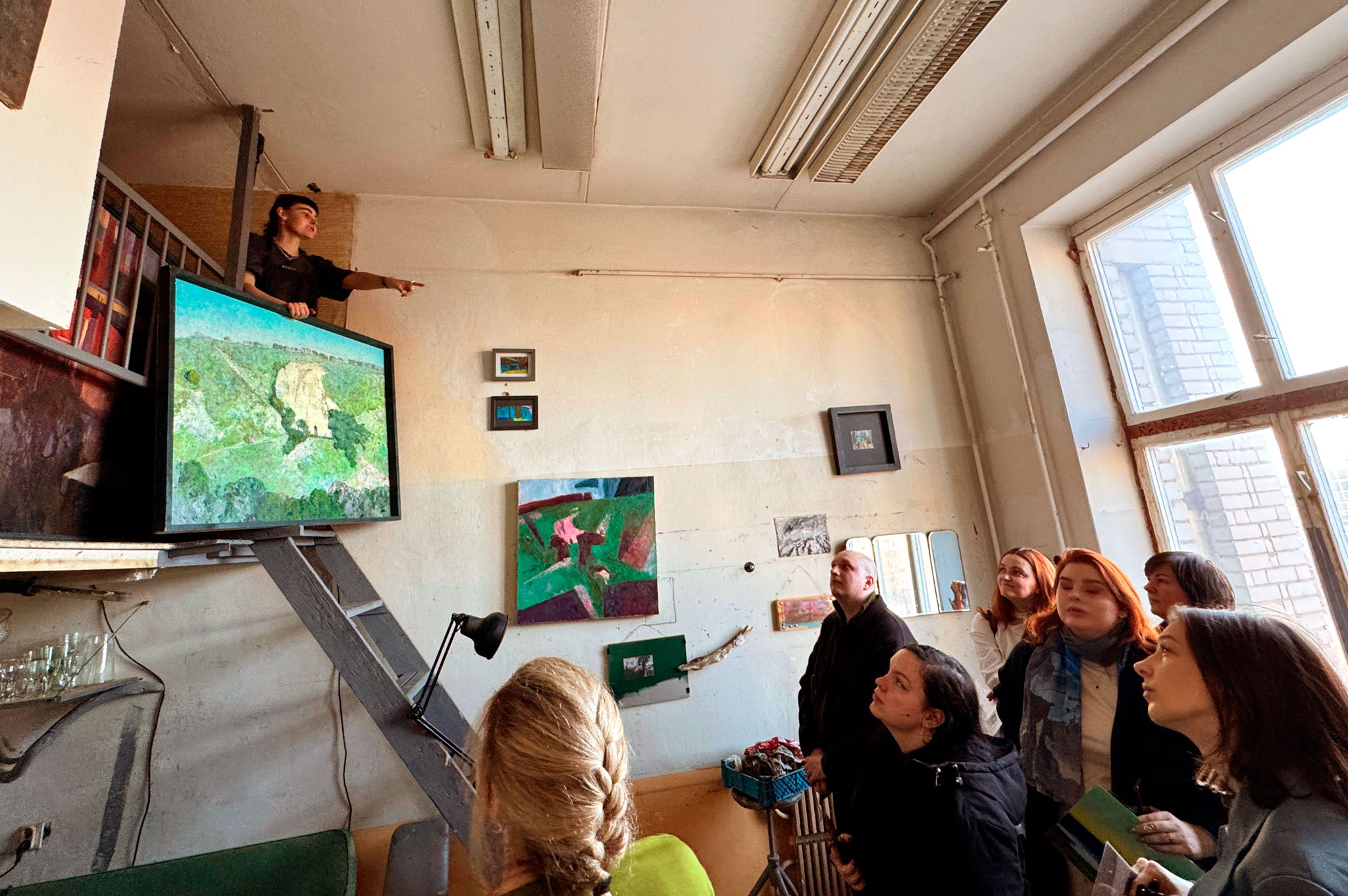 Экскурсия «У выставочного зала»