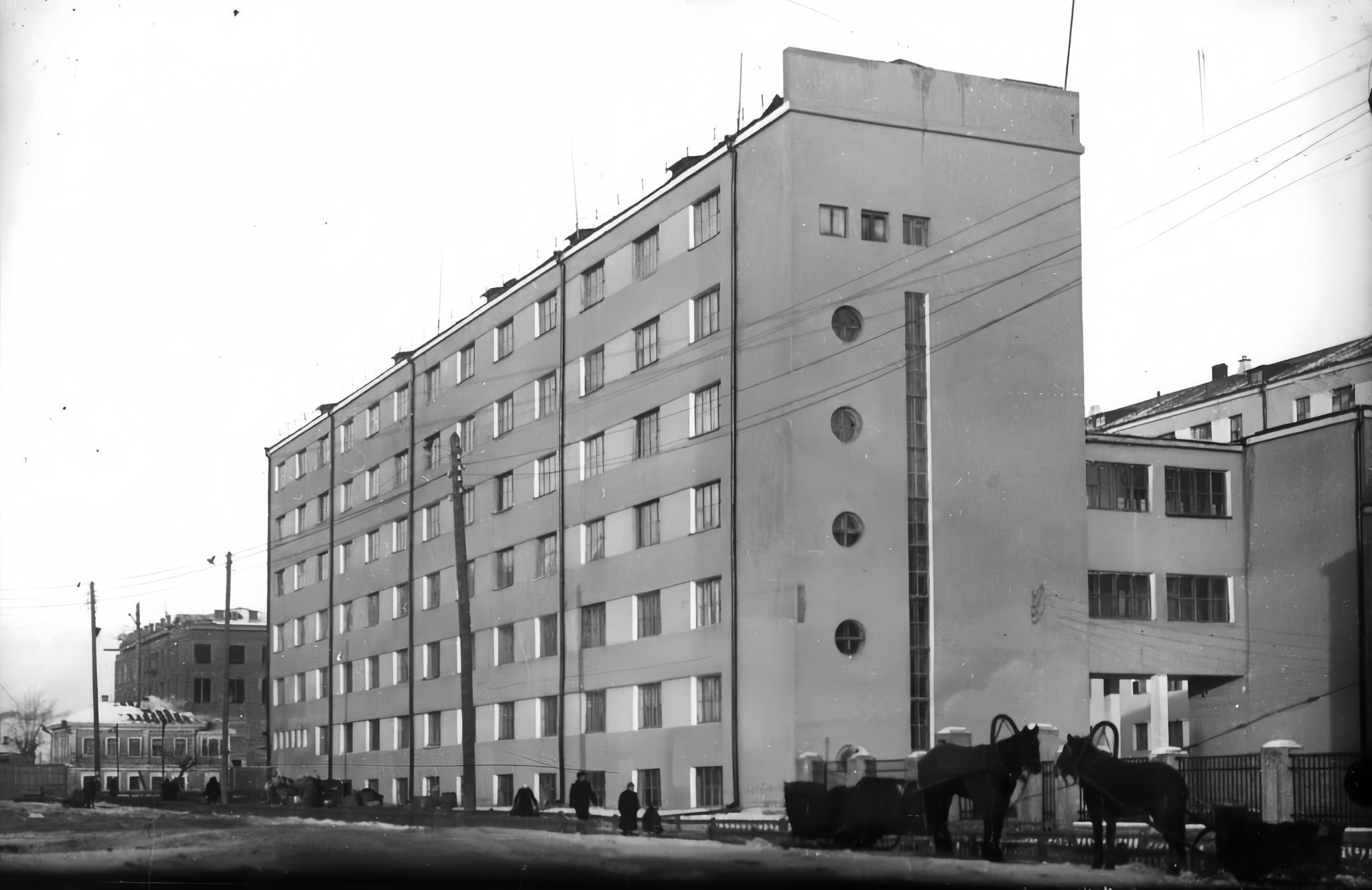 Уличная экскурсия по конструктивизму «Госпромурал: утопия, ставшая реальностью»