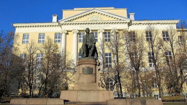 "От сессии до сессии": занимательная история московского студенчества