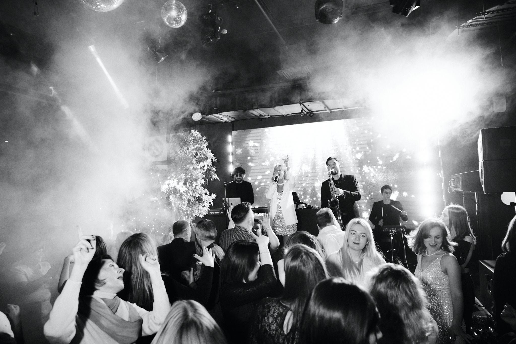 Концерт PAVLOVA к дню святого Валентина