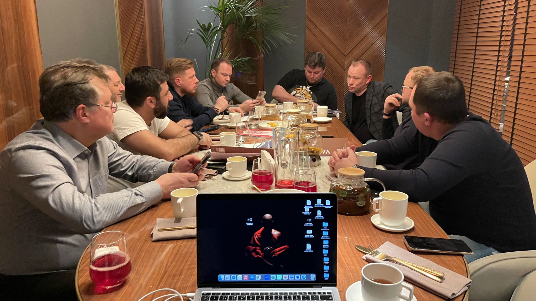 БИЗНЕС- РАЗБОРЫ / НЕТВОРКИНГ / ТВЕРДЫЕ НИШИ