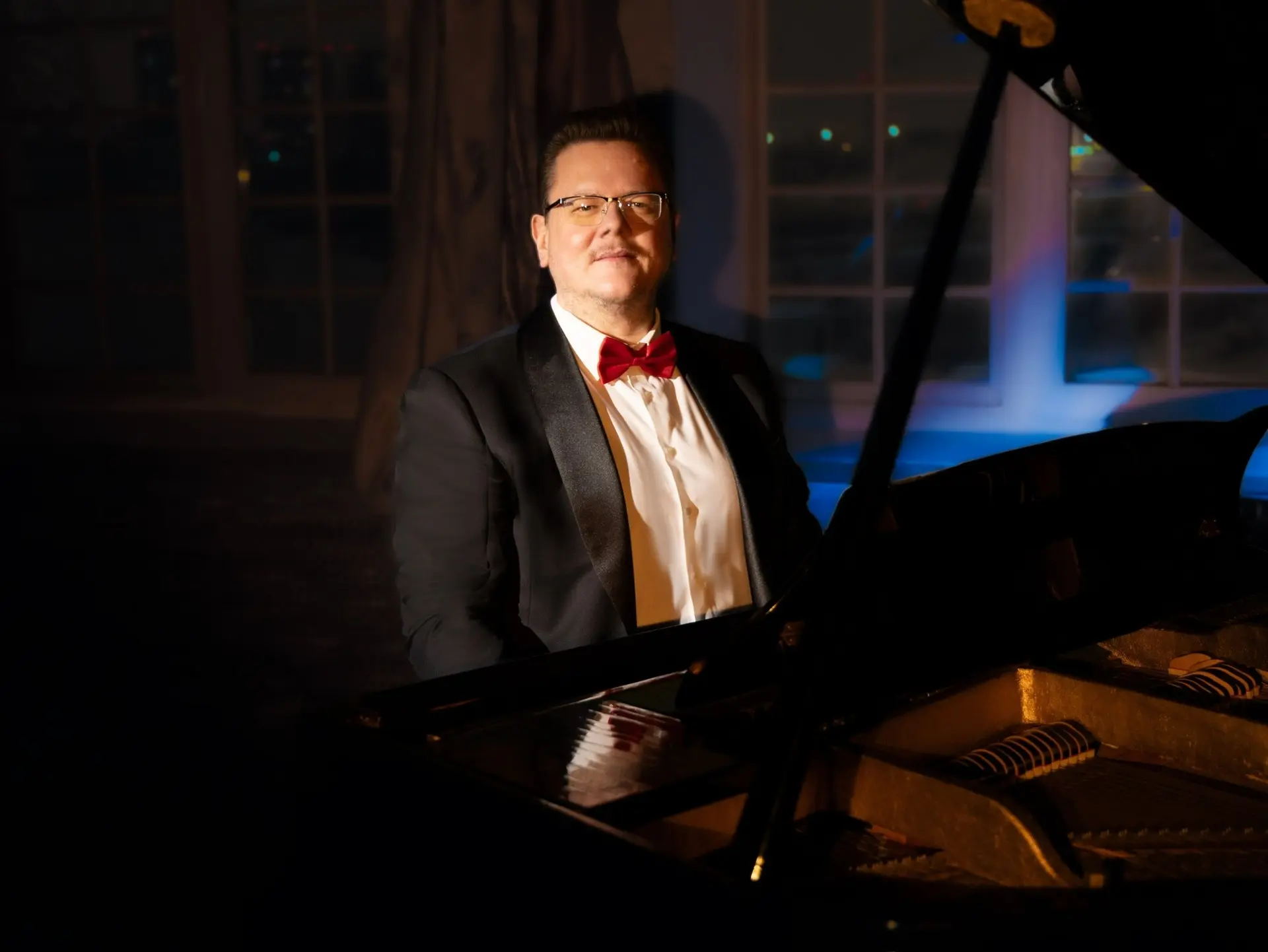 Пианист Роман Куровцев: джазовые интерпретации советских хитов