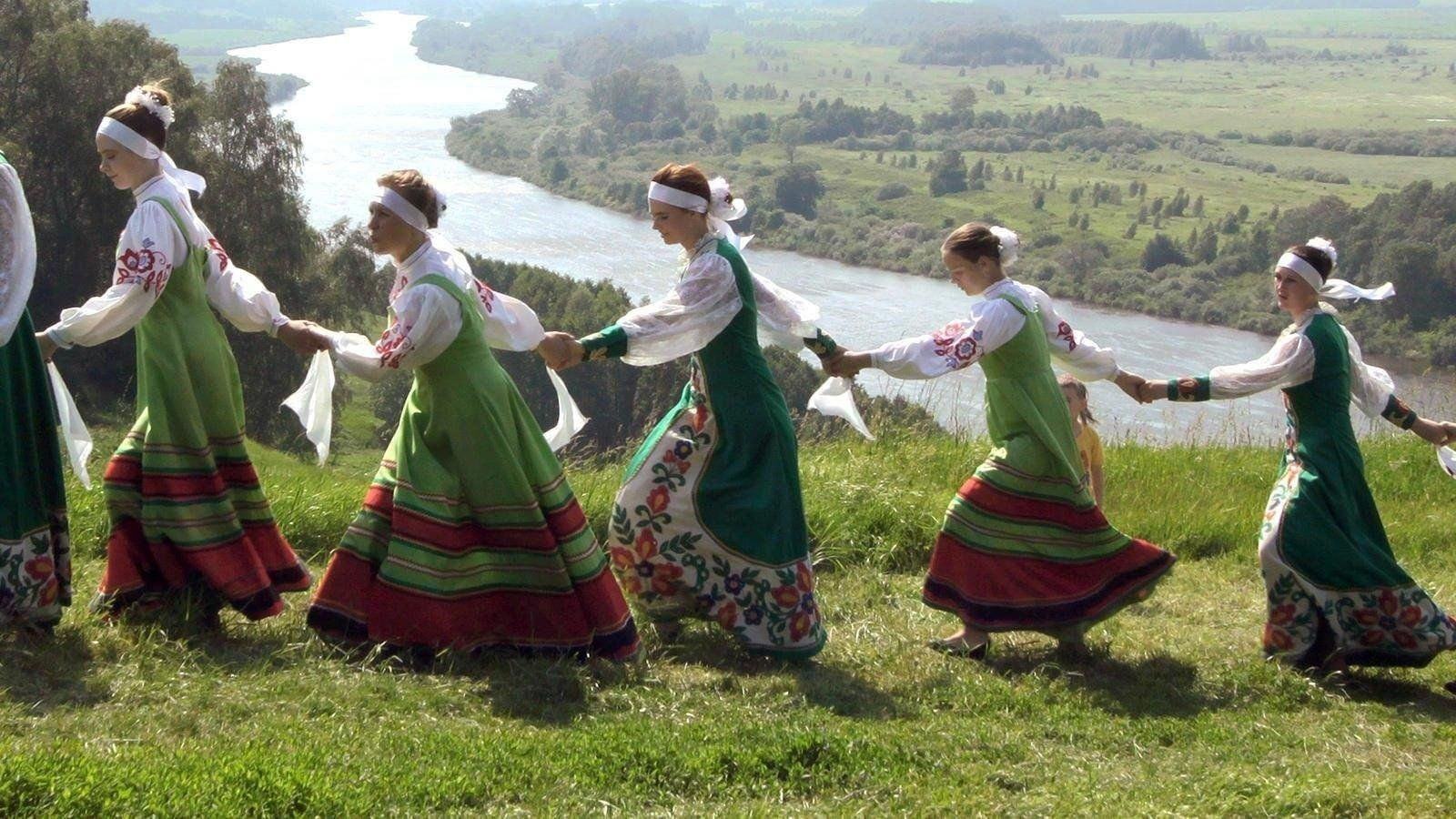 Лекция «Календарь в народной культуре: праздники, обряды и песни каждого сезона»