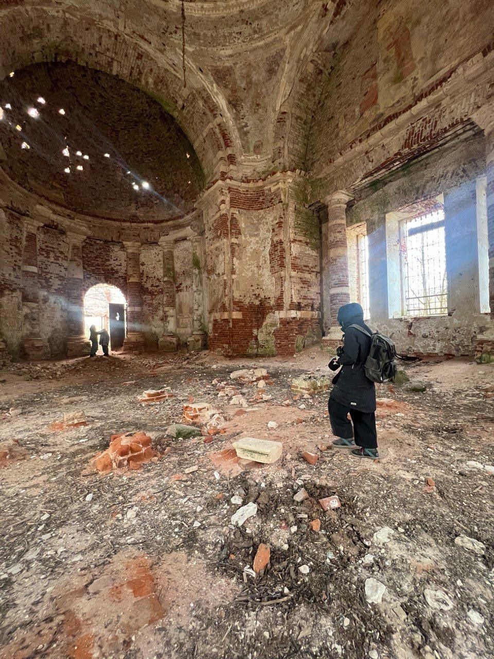 фотовыставка "ЖИТЬ" портреты провинциальных храмов и их хранителей