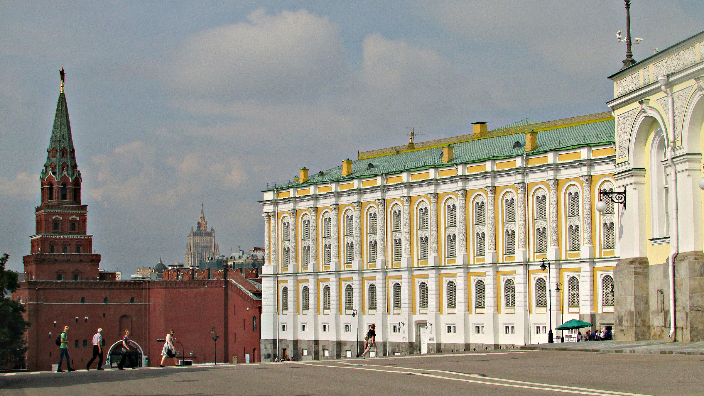 музеи московского кремля оружейная палата