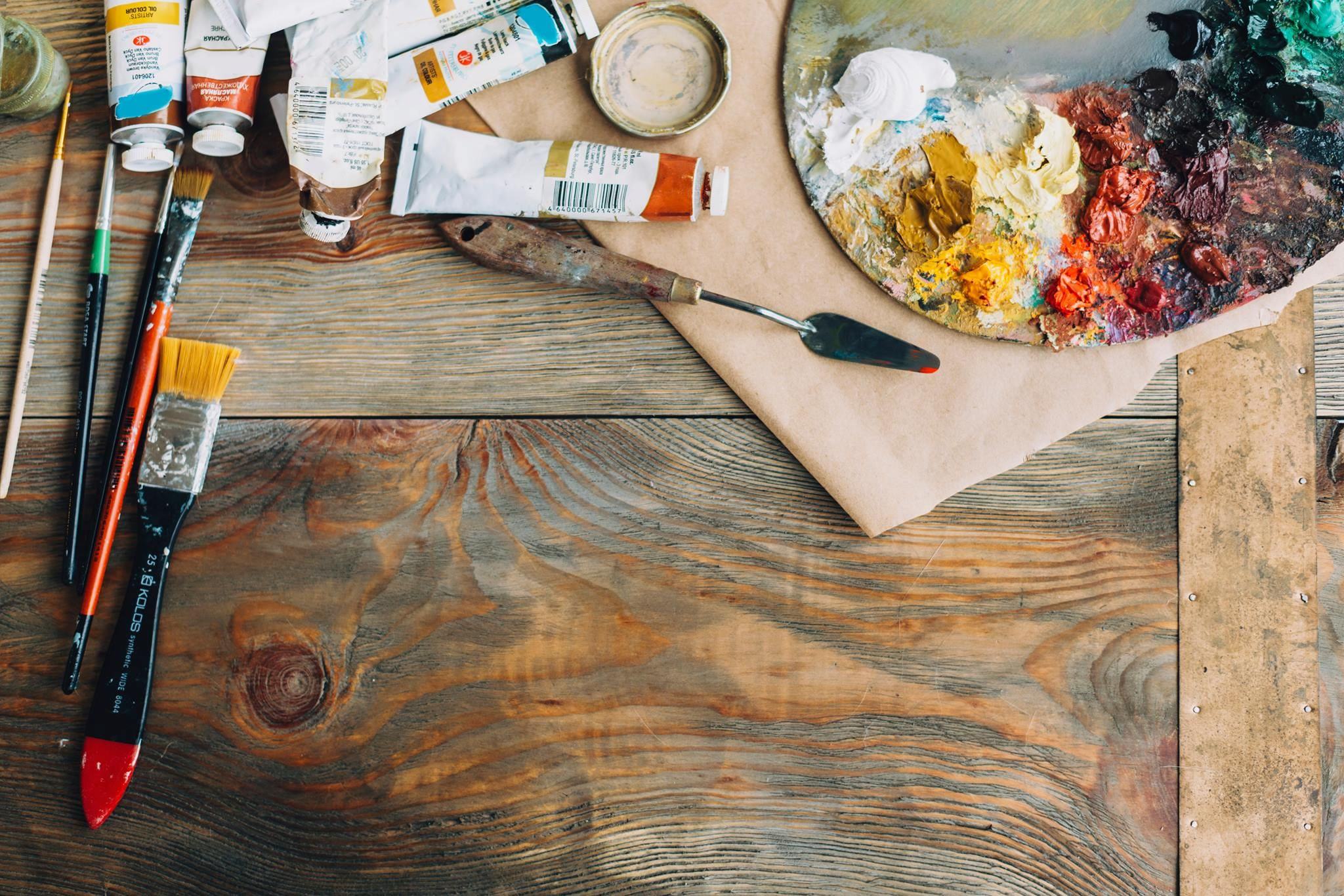 АРТ-ДЕГУСТАЦИЯ: пишем новогодний сюжет акрилом и открываем вино к празднику