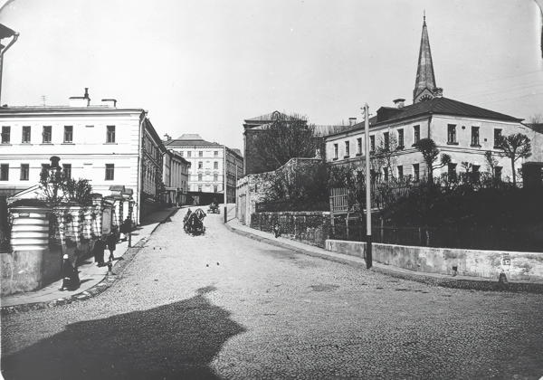 «Вавилонский дух» на Ивановской горке