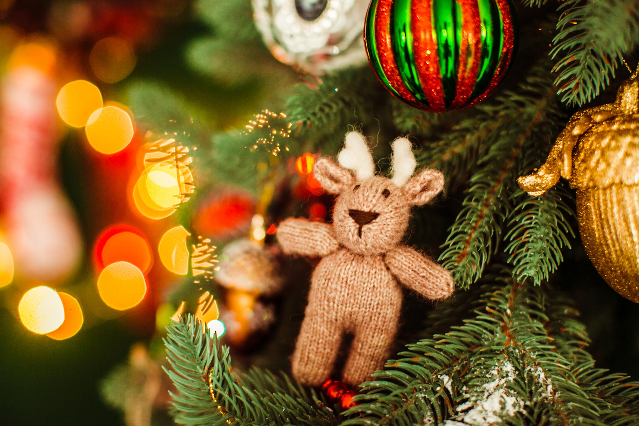 «Приключения новогодних игрушек»: занятие ридинг-группы «Абажур»