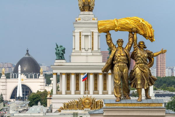 1 мая в 15:00 Пешеходная экскурсия "Мифы и легенды ВДНХ" с краеведом Екатериной Титовой. 5+