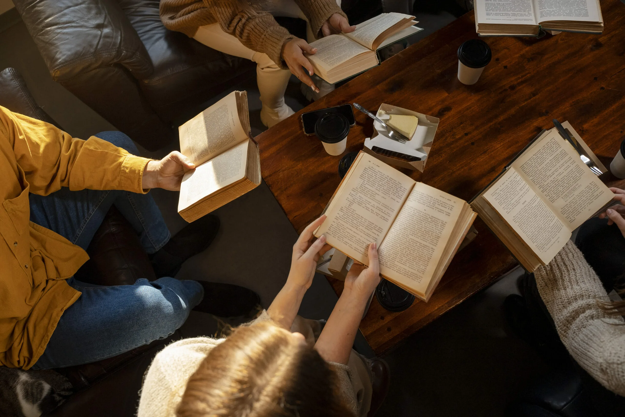 Книжный клуб «чтения вслух»