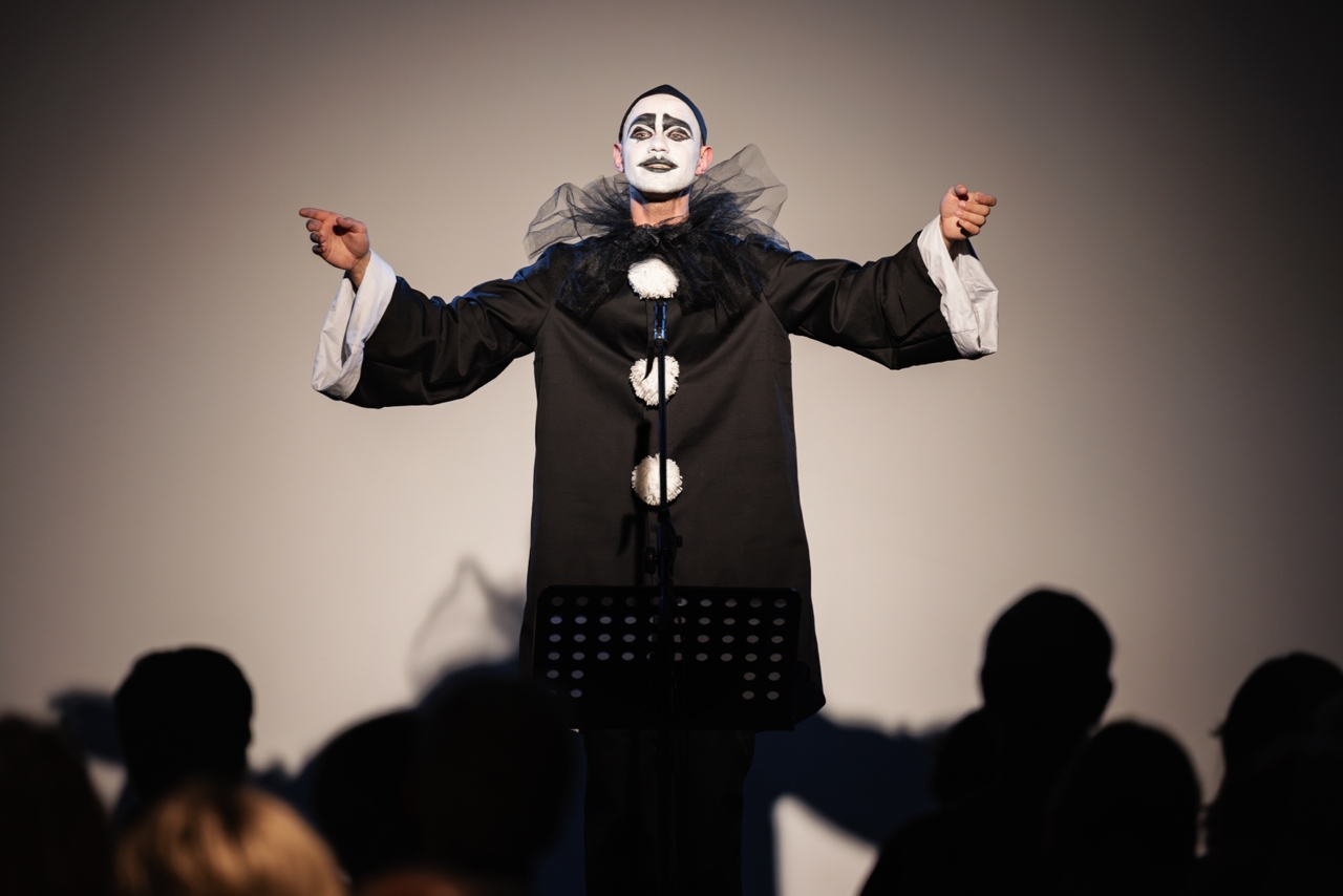 Театрализованный концерт «вертинский. путешествие русского пьеро»