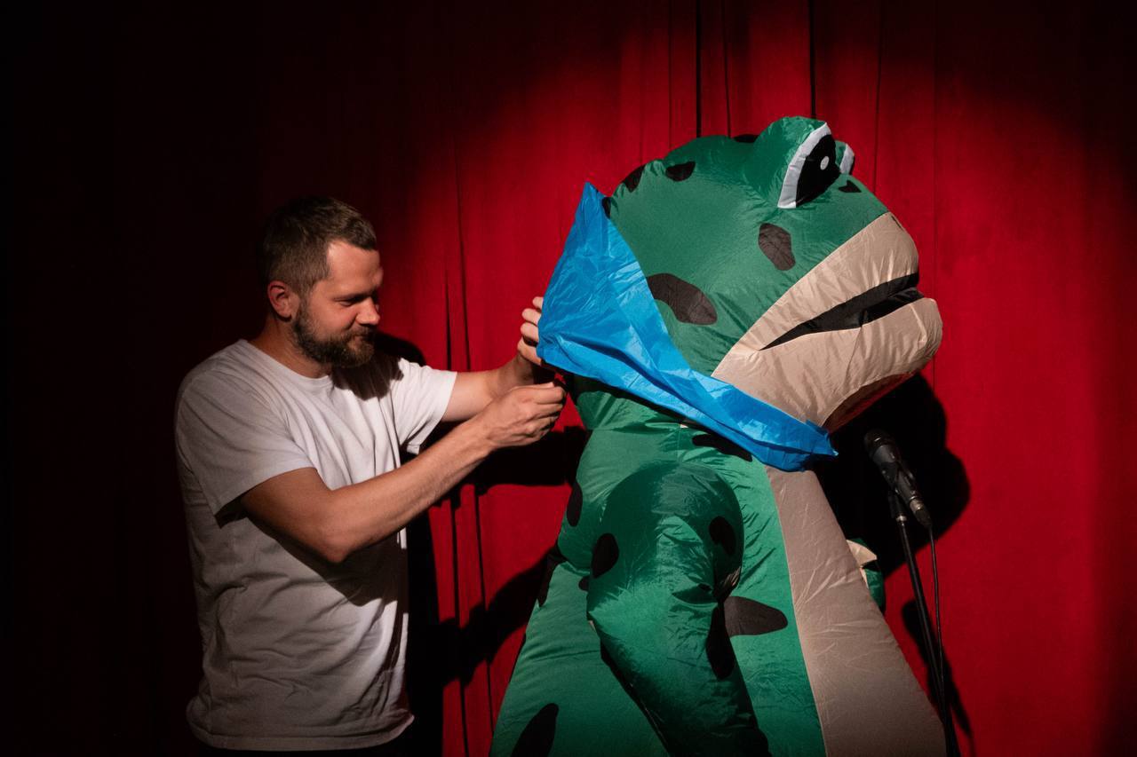 Моноспектакль «Ничего святого»