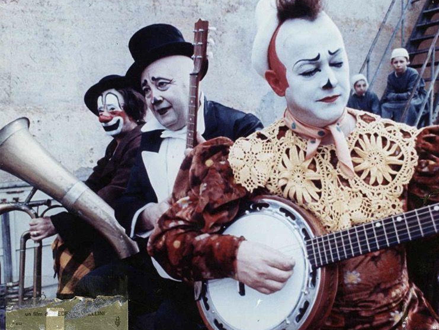 Показ мод в Ватикане: костюмы в фильмах Федерико Феллини