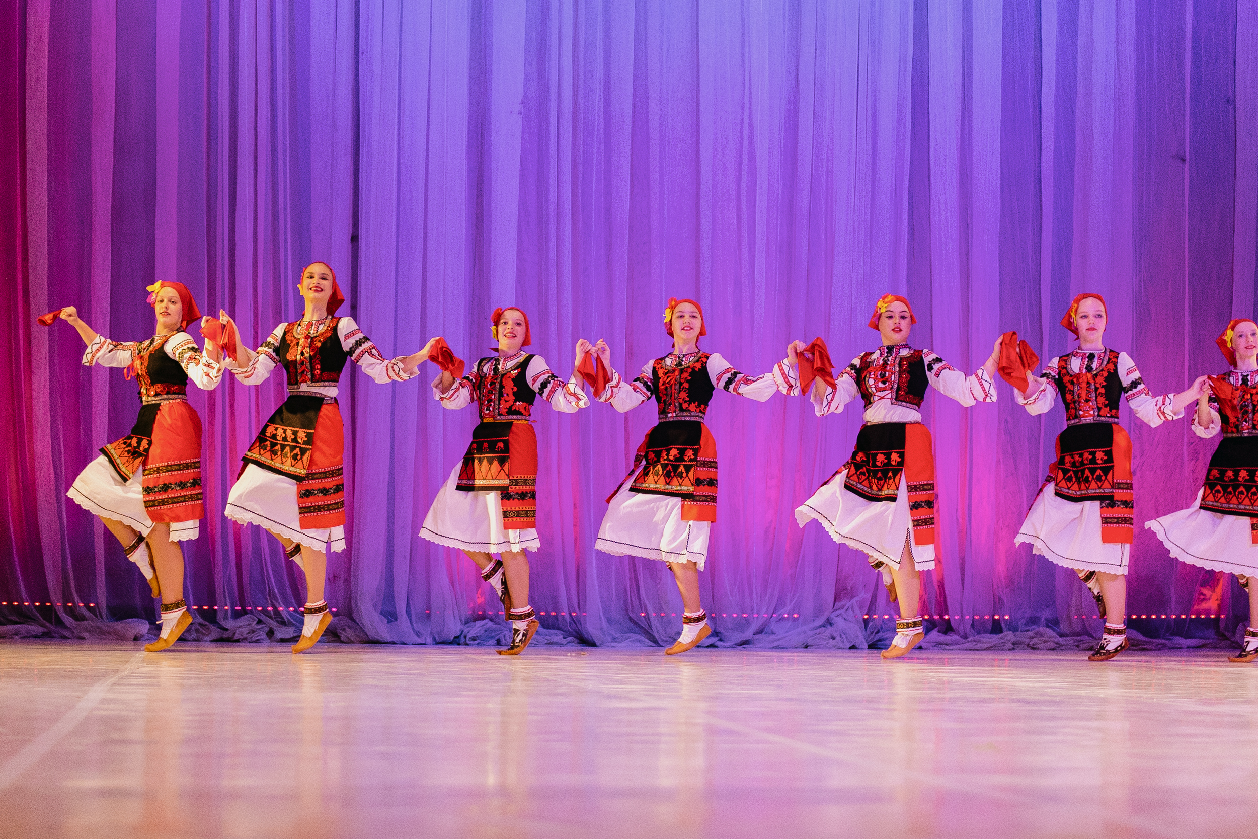 Концерт творческих коллективов для ветеранов клуба «подвиг»