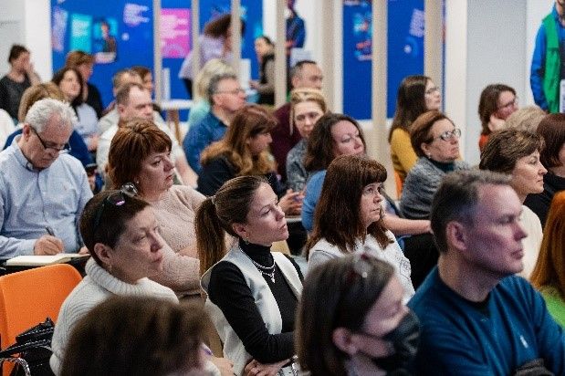 Центр «Моя карьера» открывает школу «Агент по работе с недвижимостью 50+» для москвичей старшего поколения