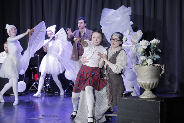 Премьерный показ музыкальной сказки "Снежная королева"