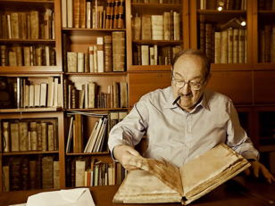Книжный клуб с Еленой Нещерет: «Имя Розы» Умберто Эко