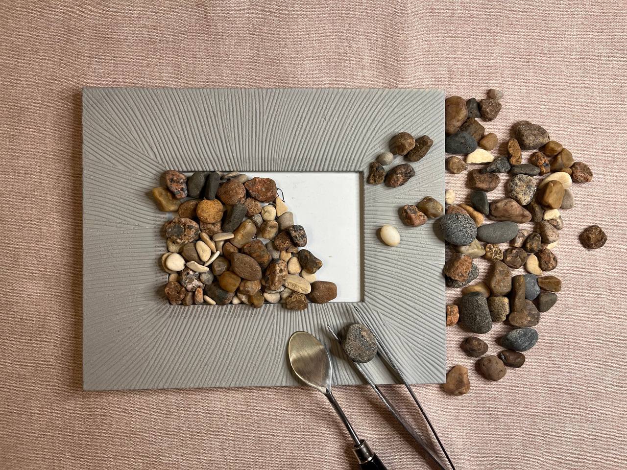 Интерьерная мозаика и речные артефакты