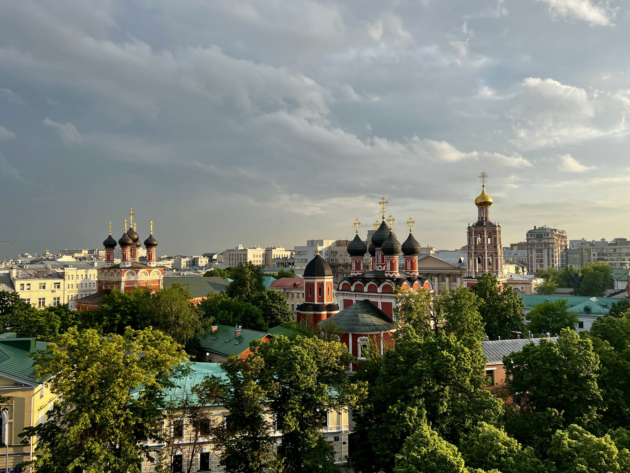 Экскурсия по Высоко-Петровскому монастырю