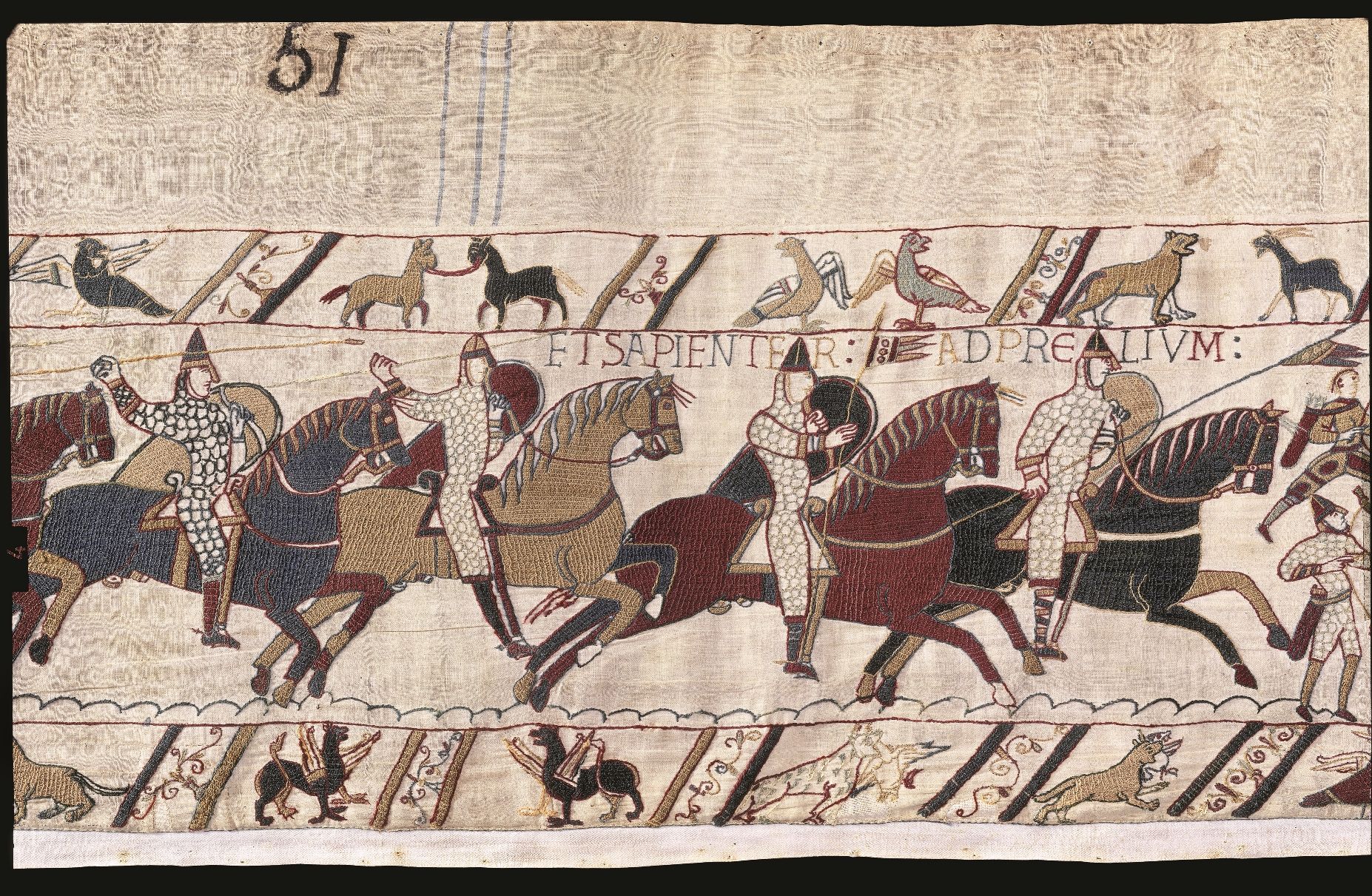 Красный конь, зеленая грива. Как читать ковёр из Байё?