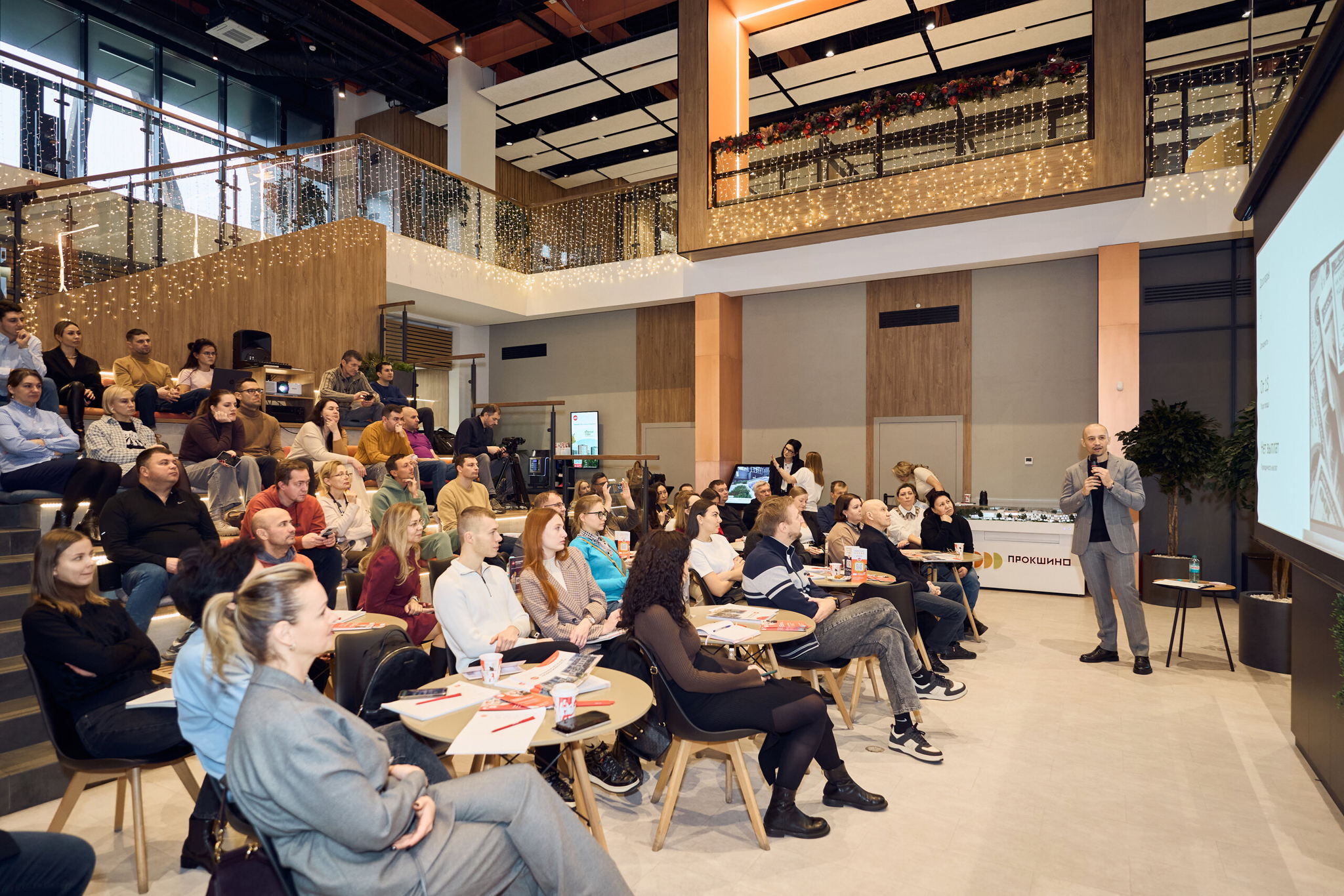 AI-интенсив: от запроса к результату. Серия практикумов