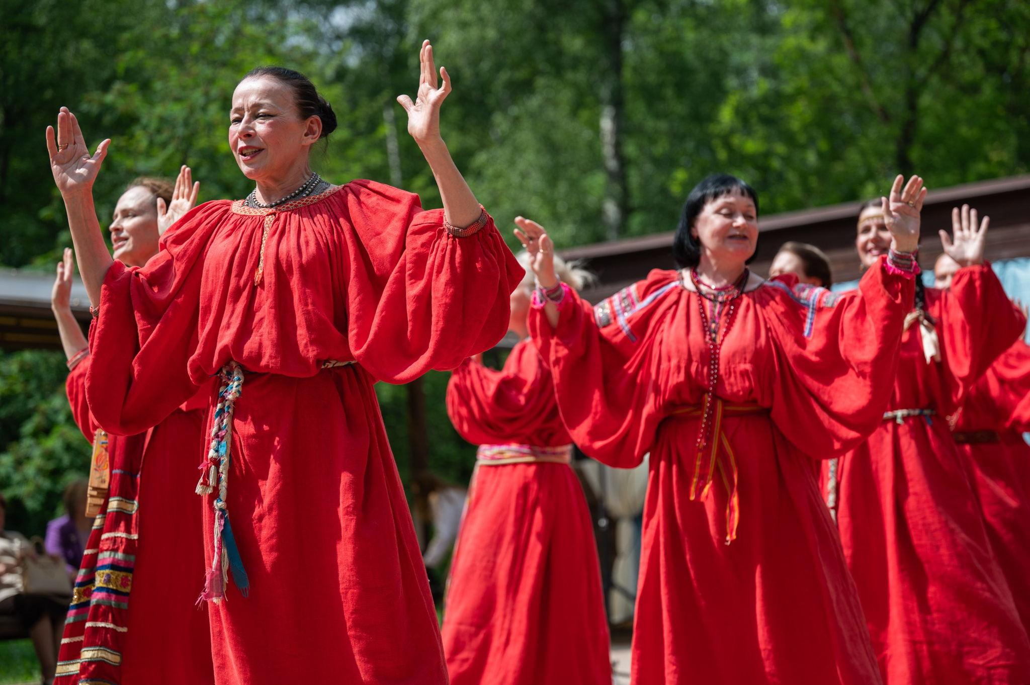 ЖИВОЕ ДЕЙСТВО