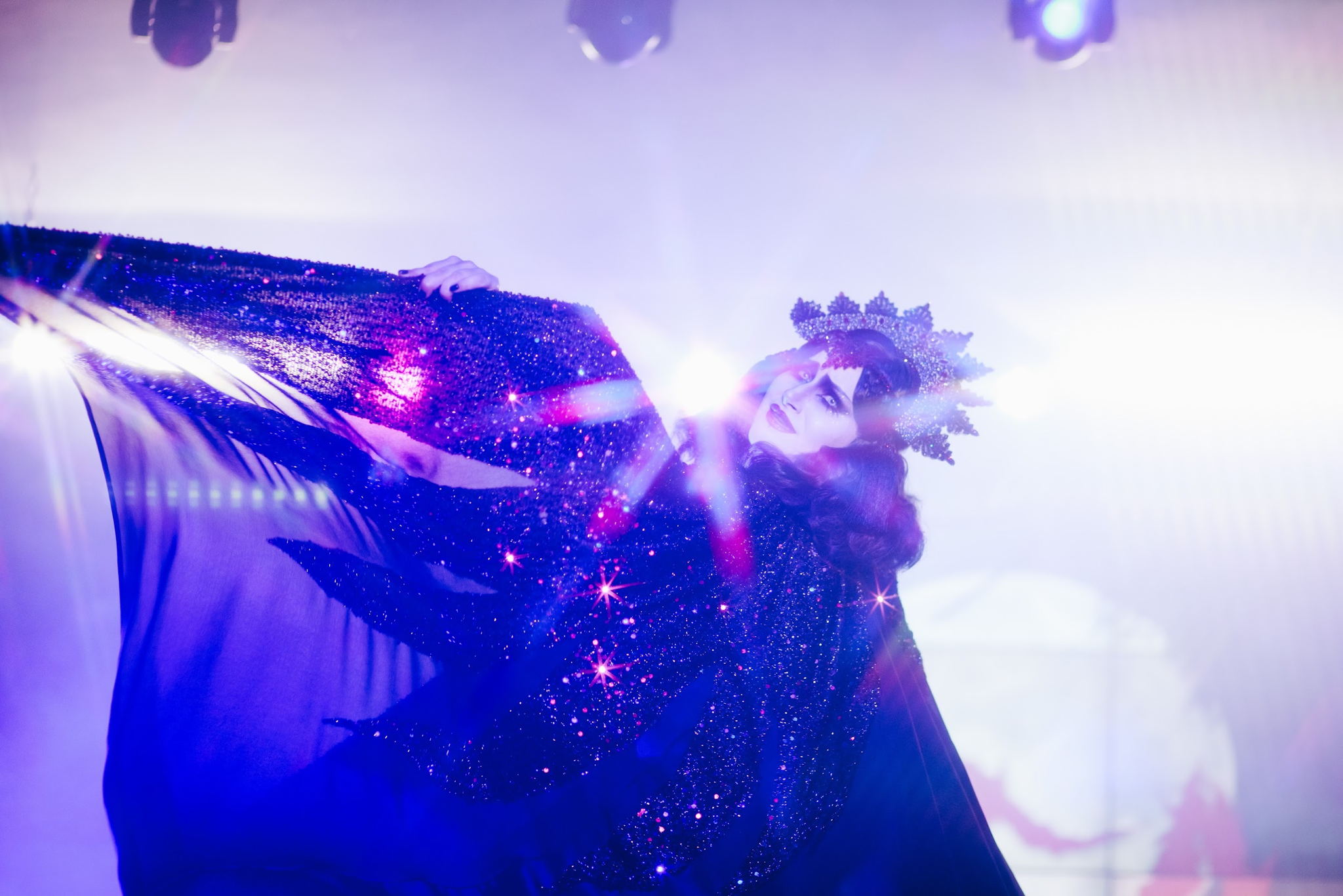 СКАЗОЧНОЕ БУРЛЕСК-ШОУ «ЗИМНИЕ НЕБЫЛИЦЫ». СПБ 18+