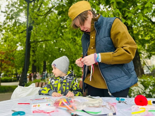Лента памяти в украшении