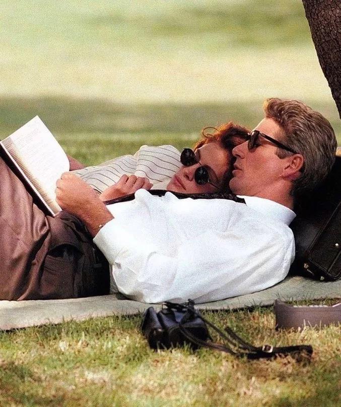 FASHION READING CLUB
