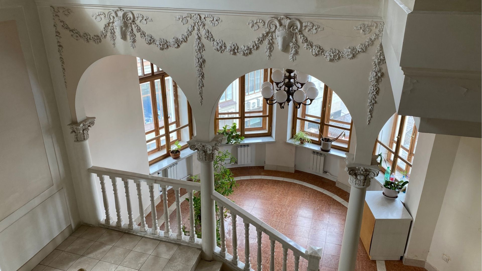 Варварка и Зарядье – городская окраина старой Москвы с посещением старинного доходного дома