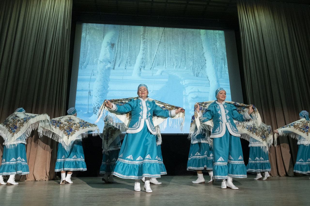 СКОРО НОВЫЙ ГОД. Концерт танцевальных коллективов «Эмоции танца» и «Балансе»