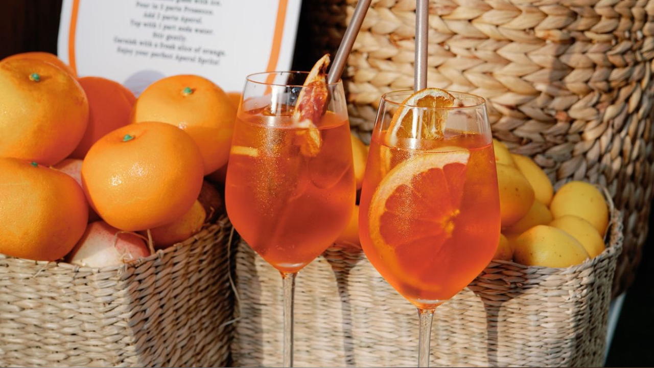 Апероль вечеринка: рисуем мини-картины акрилом и наслаждаемся коктейлями