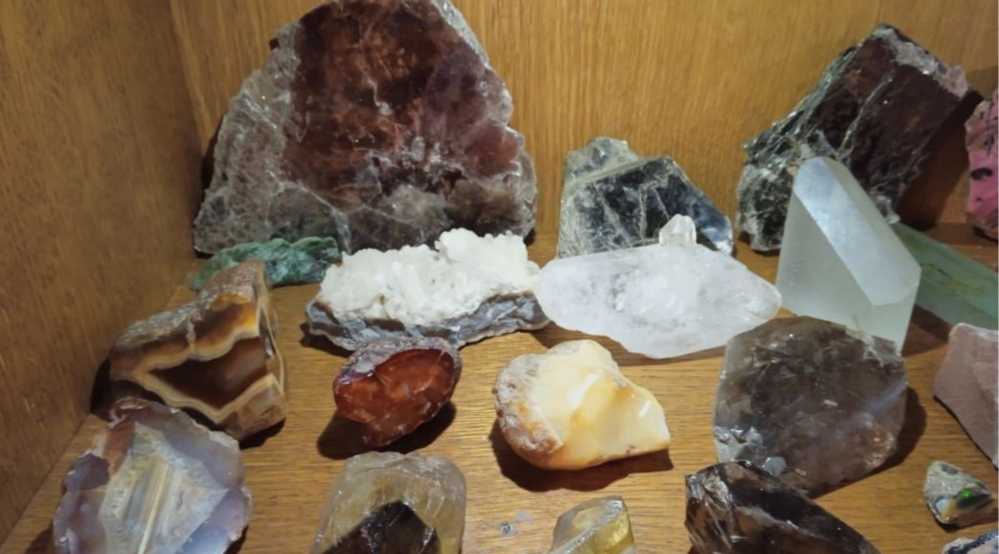 в 18:00 "Трогательная" лекция "В минералоги пойду, пусть меня научат" геолога Александра Мараханова в библиотеке им. Гайдара на Фрунзенской. 7+