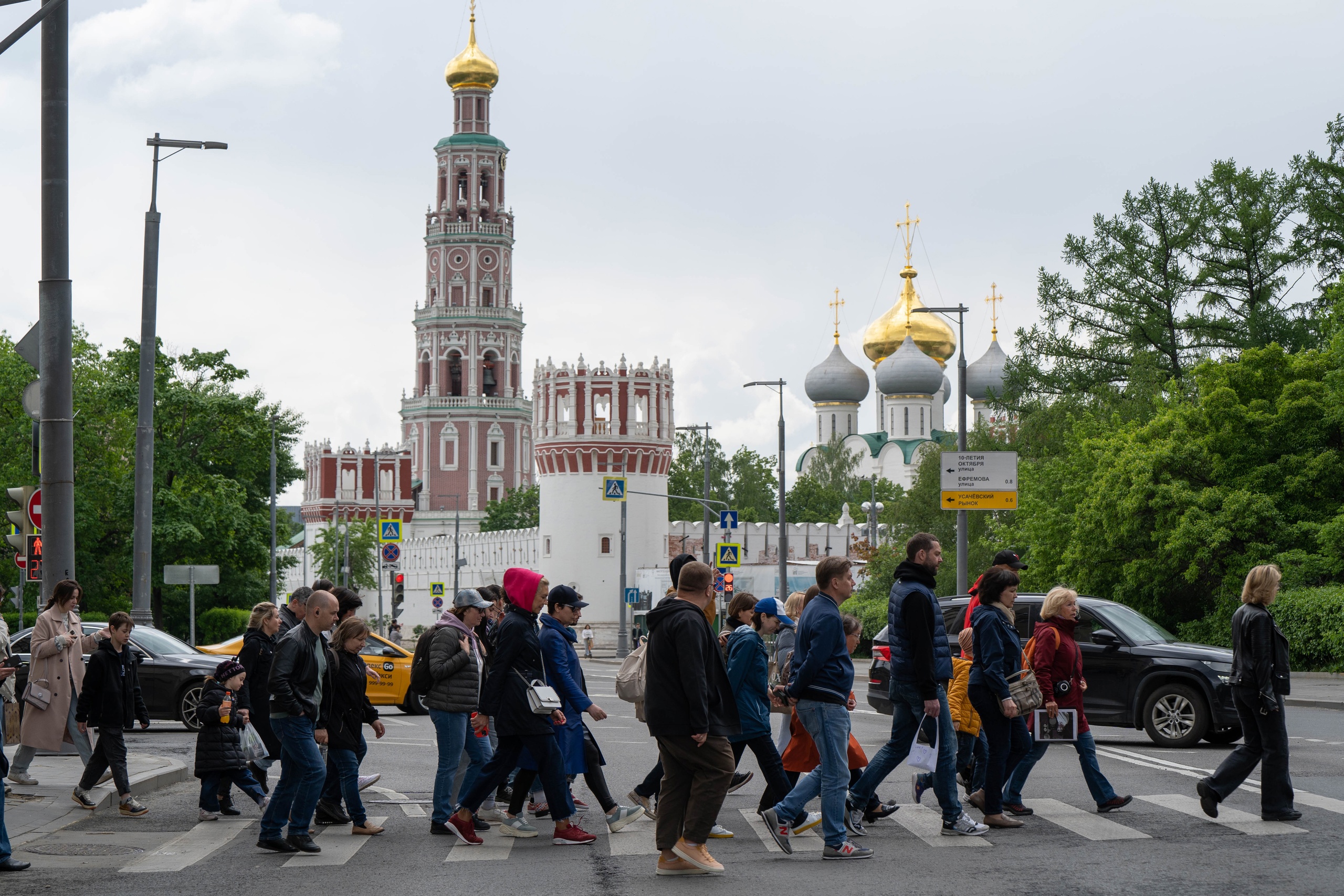 Очередь к Матроне Московской