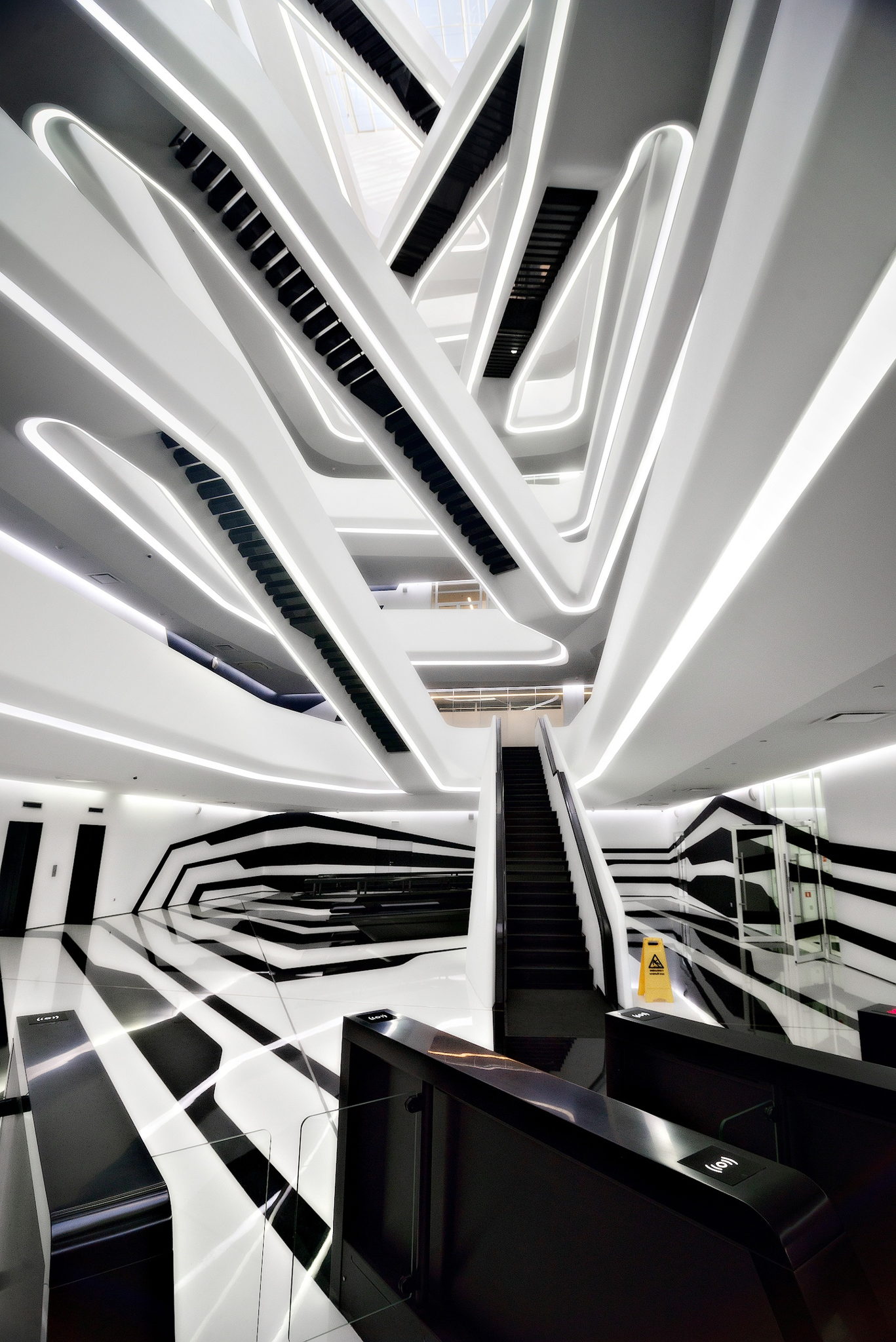 Утро в Котельнической лекция и (поздний) завтрак. Архитектор Заха Хадид. Лекция Ксении Григорьевой