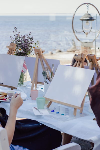 Арт-завтрак в Комарово: интерьерная живопись в ресторане «Русская рыбалка»