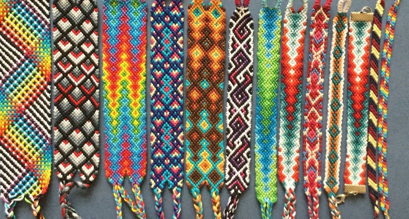 Плетем фенечки из различных материалов в «Фуд Парк Меркурий»