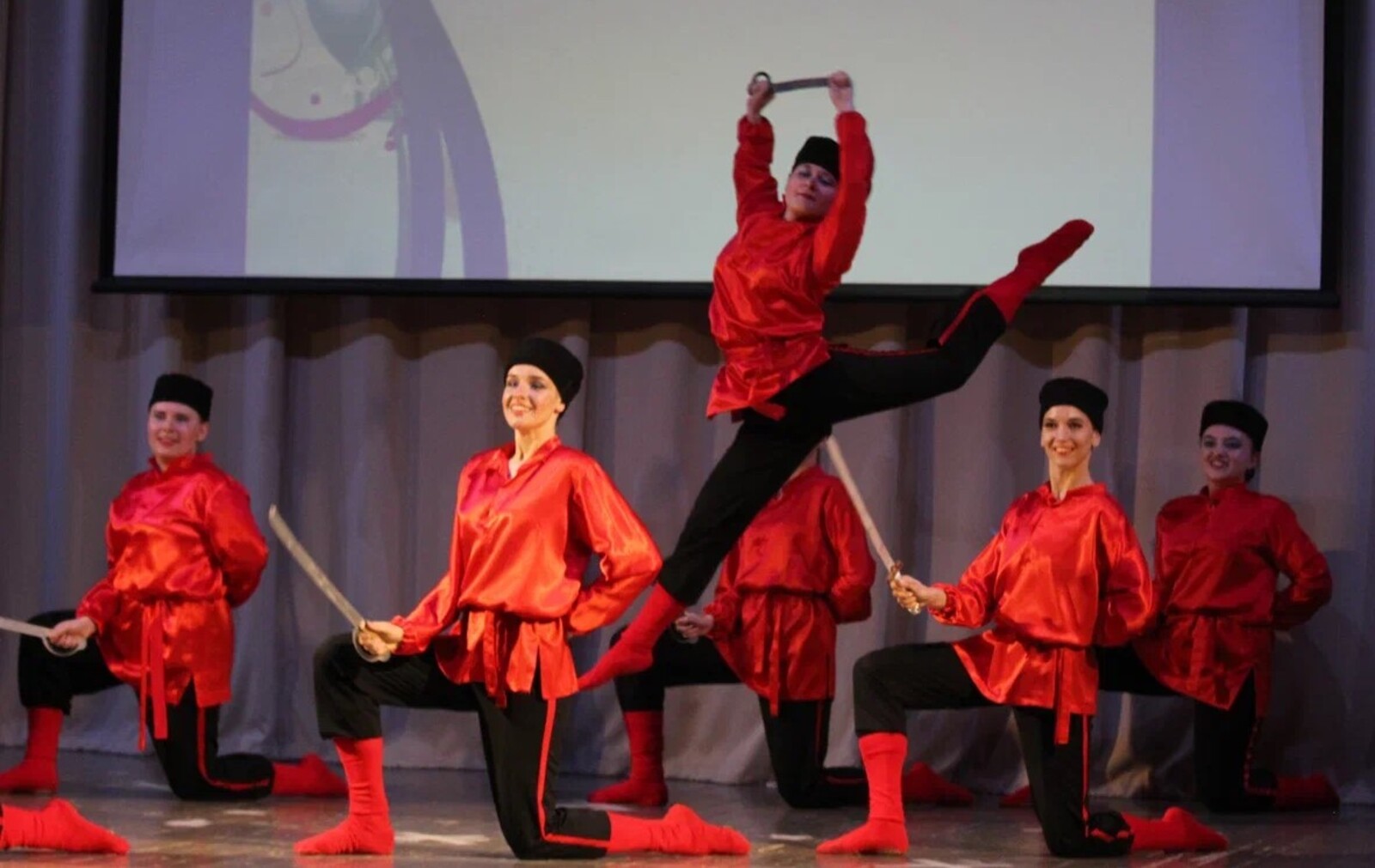 Концерт ансамбля танца «зоренька» культурного центра "нагорный"