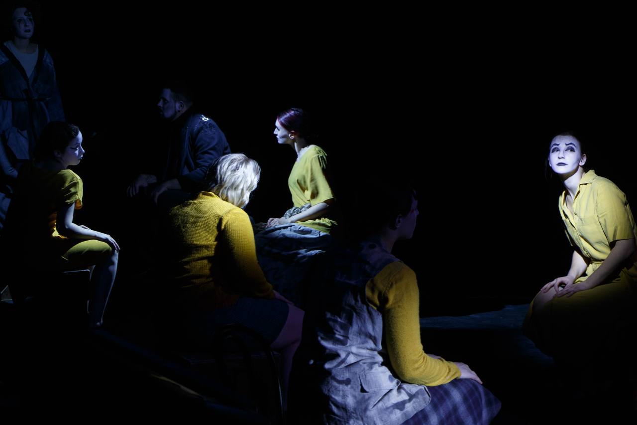 Спектакль-притча "Добрый человек из Сычуани"