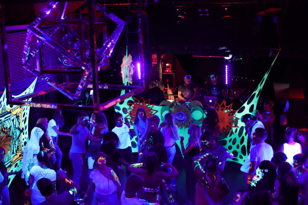 LIGHT FLUOR DANCE