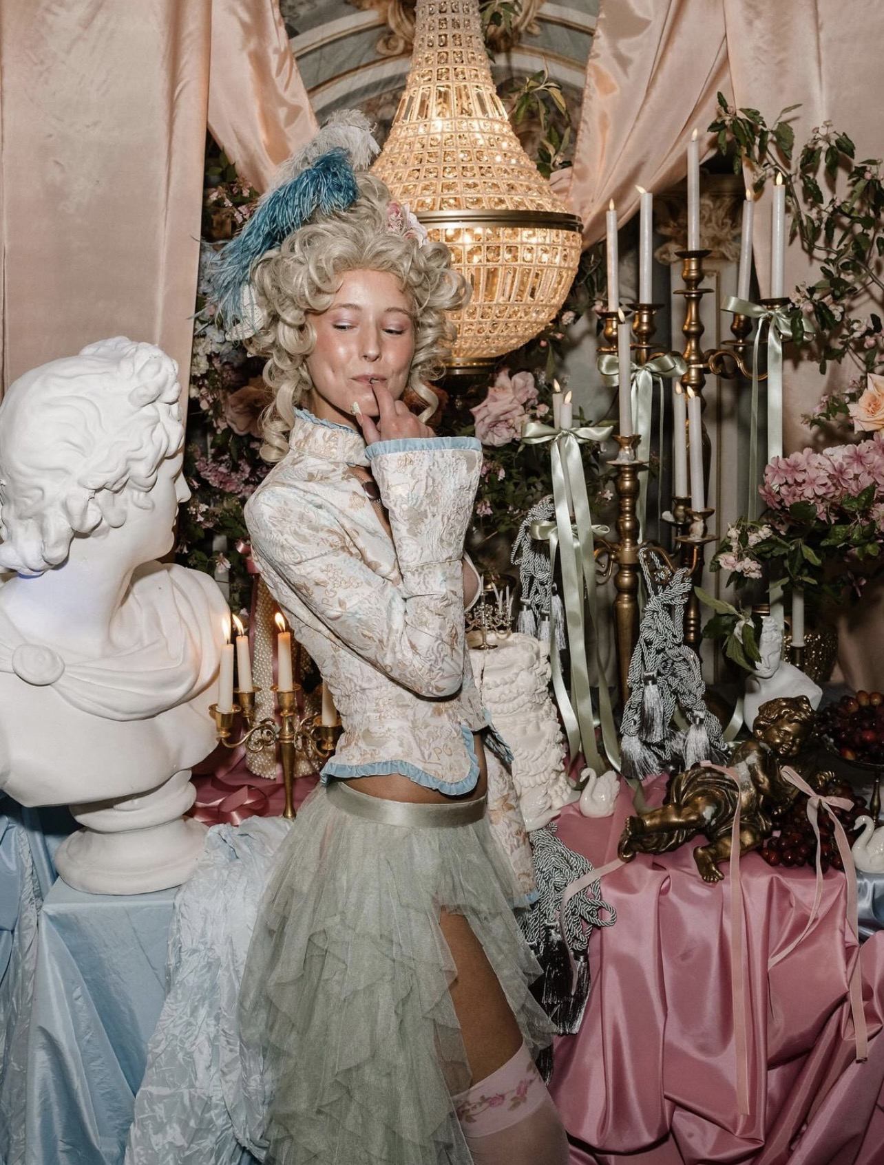 Экскурсия по выставке "Под маской"