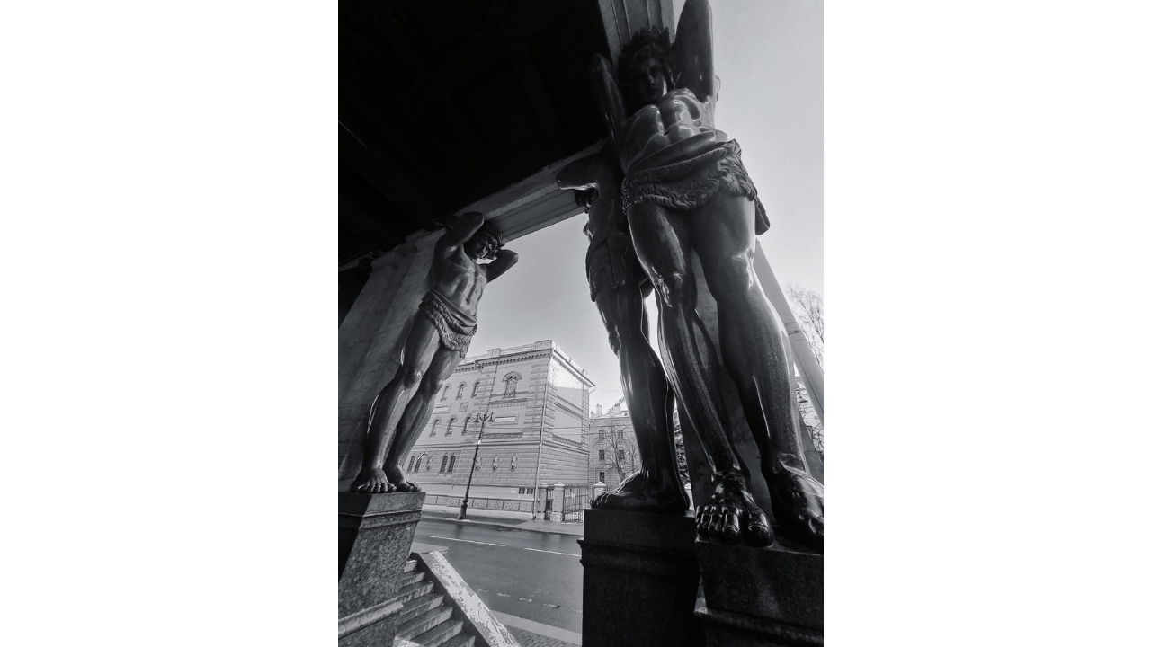 Бесплатная экскурсия "Дворцовая... О чем молчит ангел"