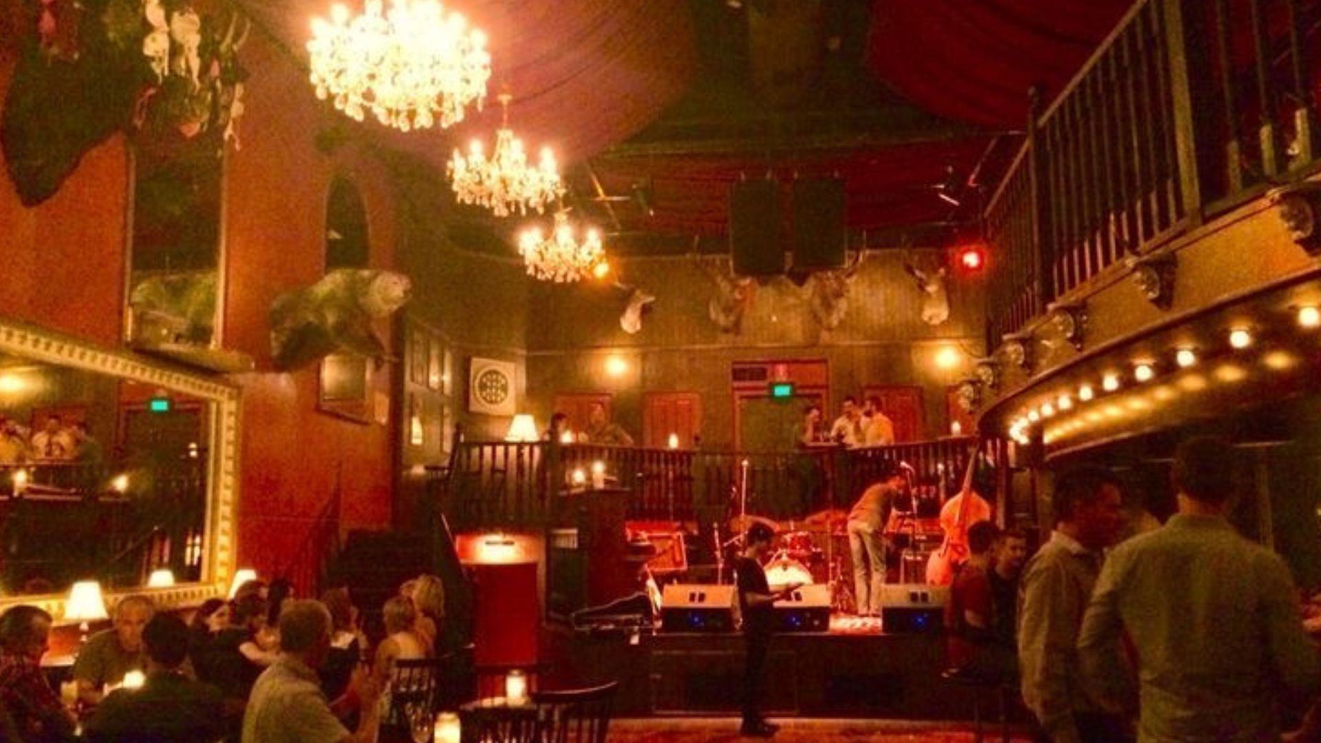 Маяковский при свечах. Театрально-поэтический перформанс о любви и судьбе в камерном лофте