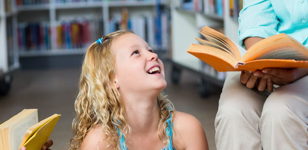 Читаем  «Котёнок Шмяк и библиотечная книжка»