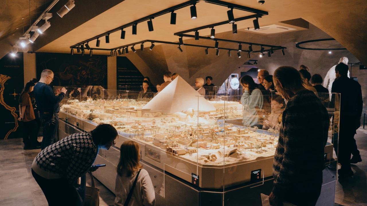 Семейная обзорная экскурсия в Музее-макете Древнего мира "Эпохи"