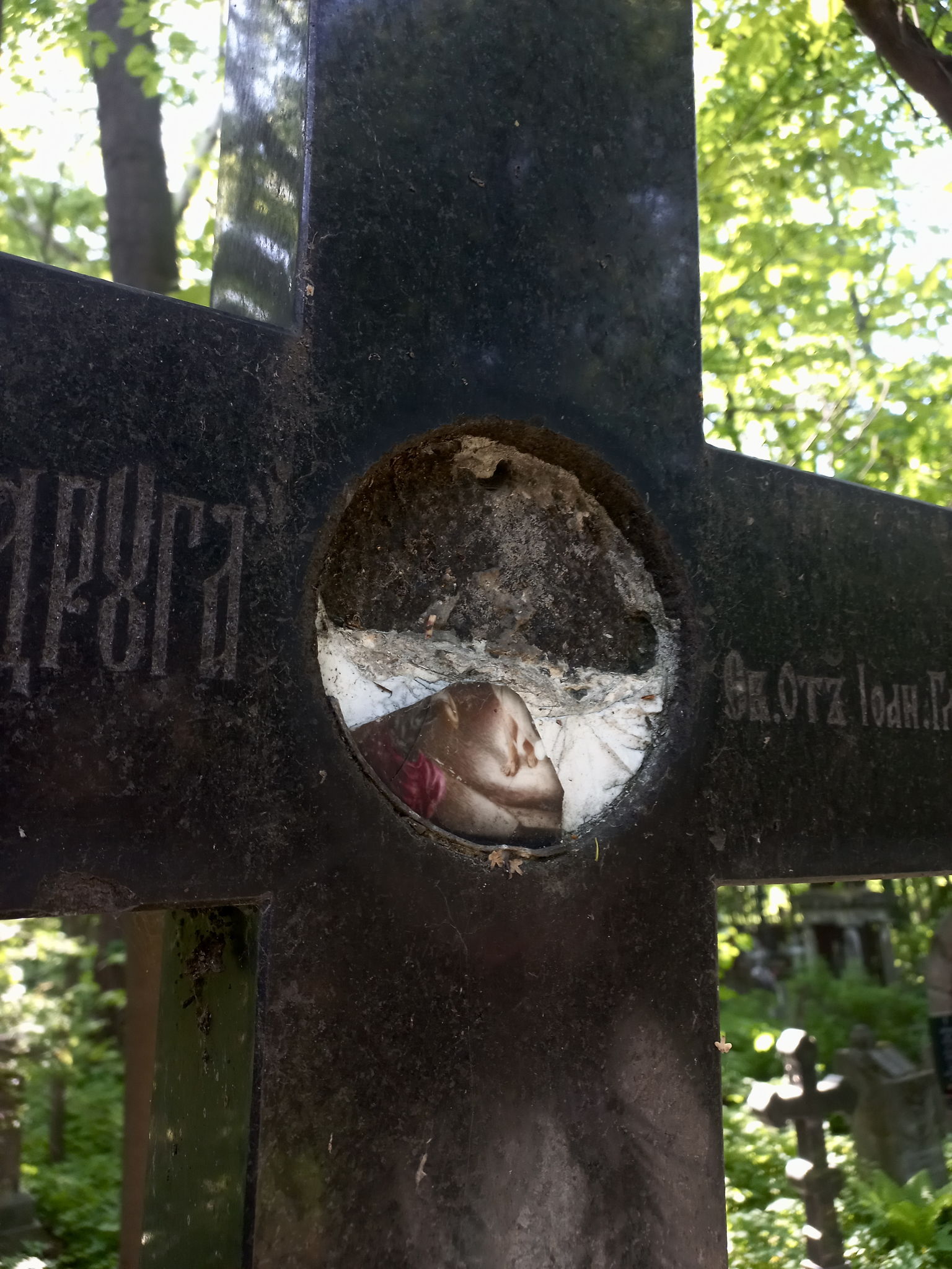 Утраченные детали исторических кладбищ