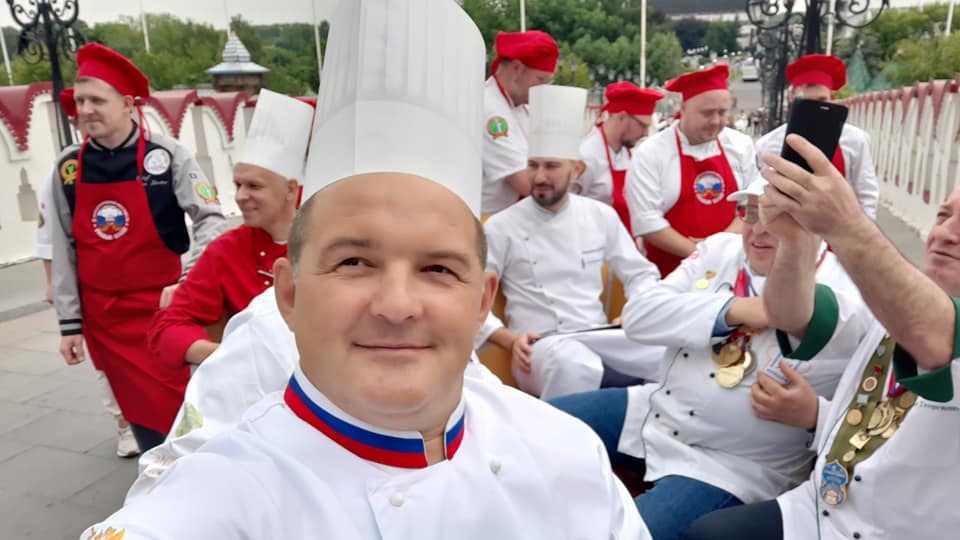 Шеф повар Валентин Лобачев